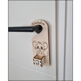 Attache de Porte en Bois – Passage de la Petite Souris Personnalisée